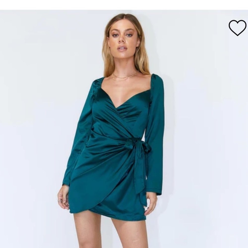 Green long sleeve satin Princess Polly dress with tie